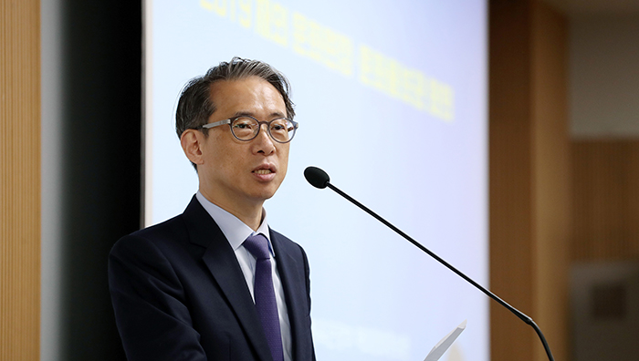 Kim Tae-hoon, director of the Korean Culture and Information Service (KOCIS), on Feb. 11 stresses the importance of Korean Cultural Centers (KCCs) on their 40th anniversary this year in the annual meeting of KCC directors abroad at the National Museum of Korean Contemporary History in Seoul.